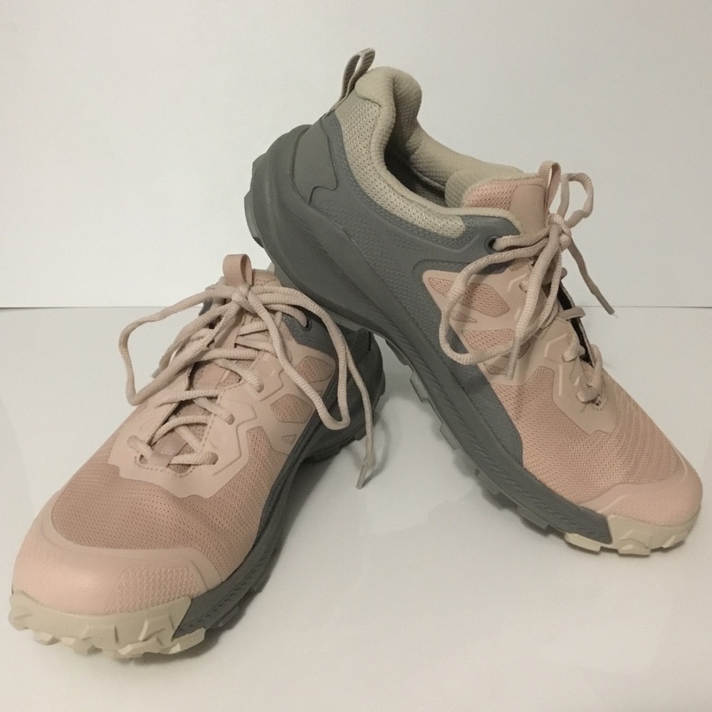 Like New Oboz Katabatic low hiking trail shoe